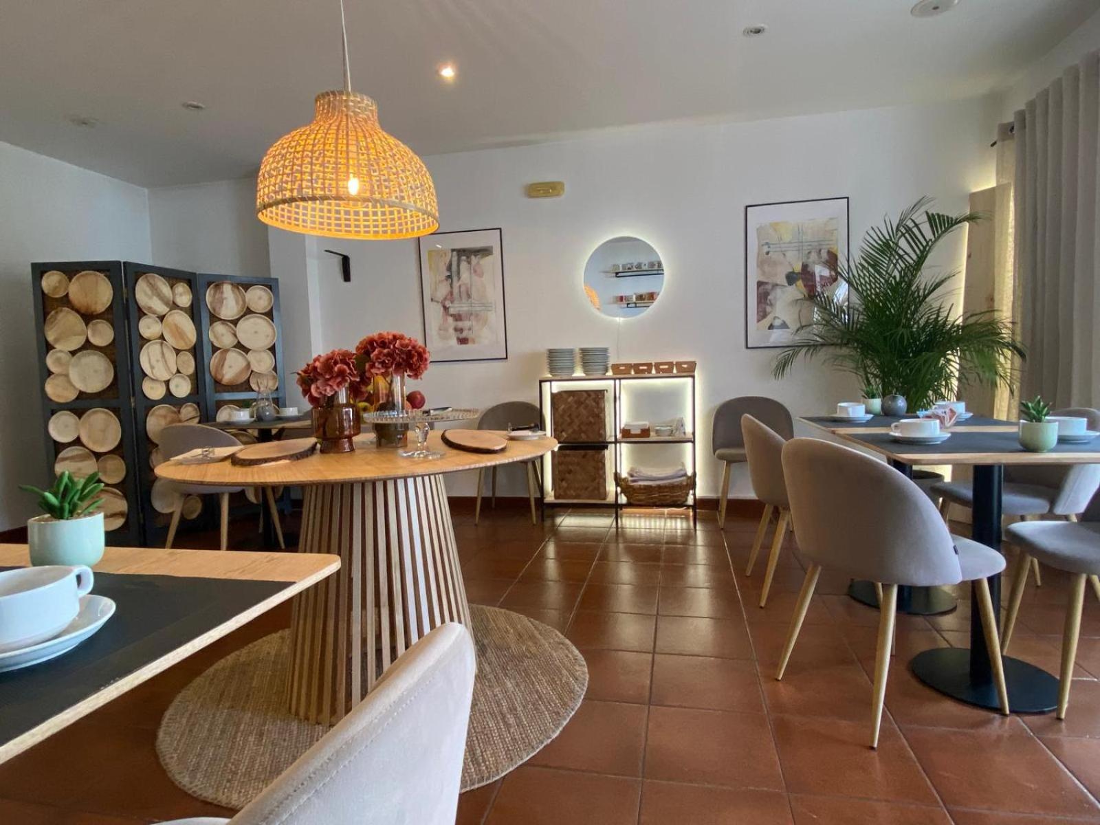 Hotel Residencial Dora Braga Bagian luar foto