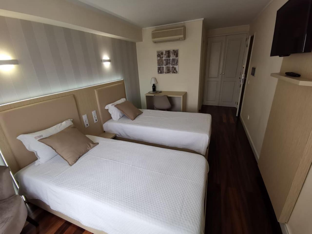 Hotel Residencial Dora Braga Bagian luar foto