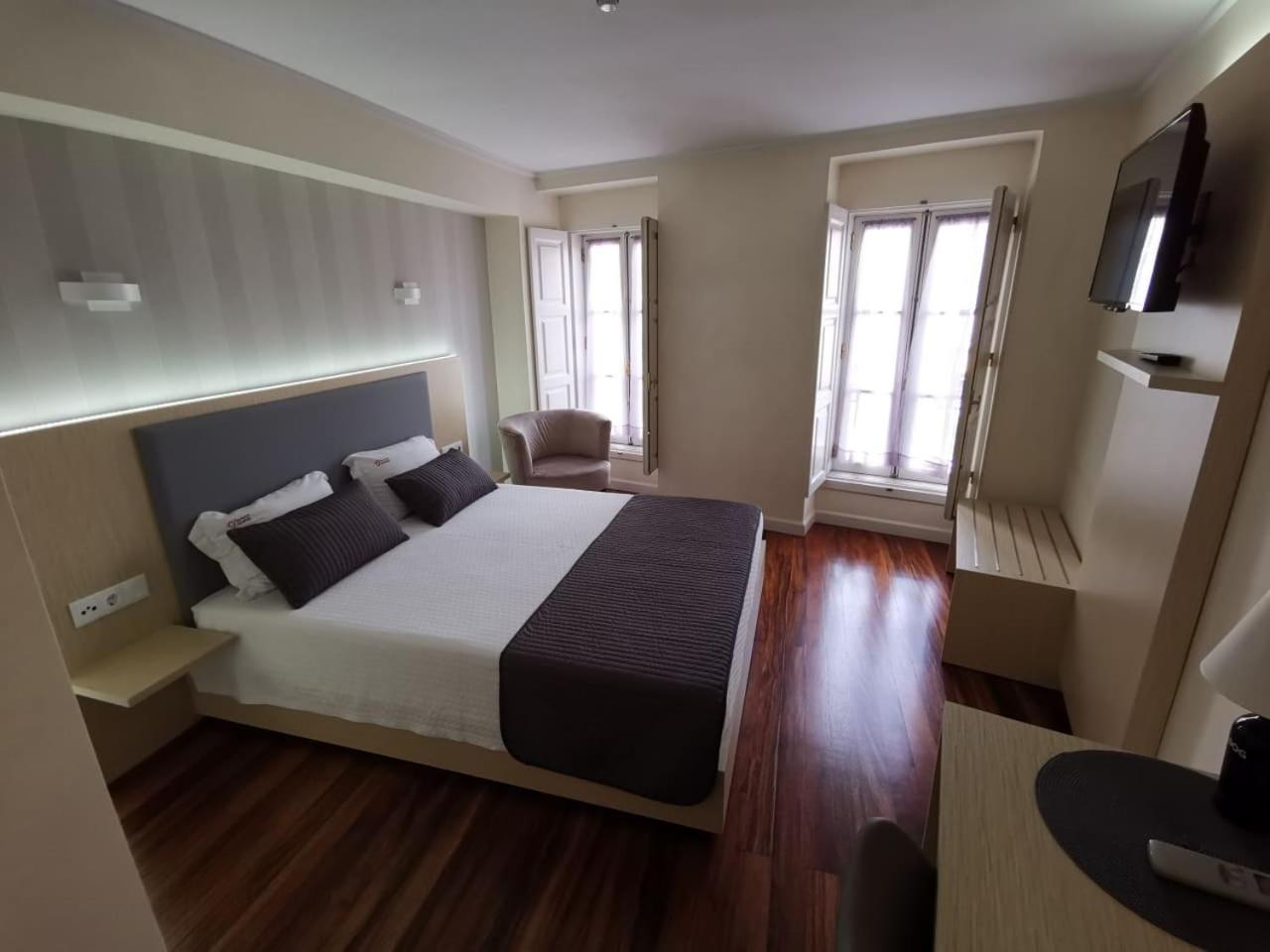 Hotel Residencial Dora Braga Bagian luar foto