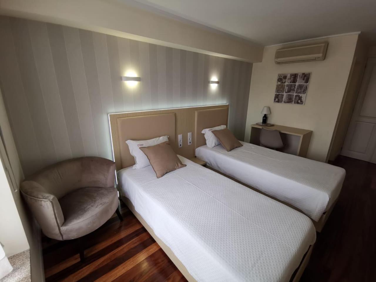 Hotel Residencial Dora Braga Bagian luar foto