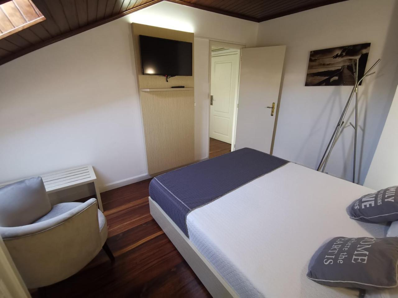 Hotel Residencial Dora Braga Bagian luar foto