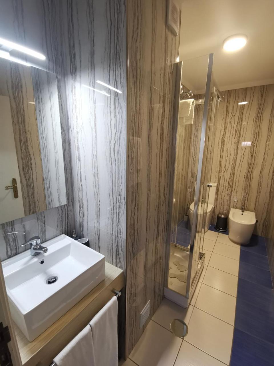 Hotel Residencial Dora Braga Bagian luar foto